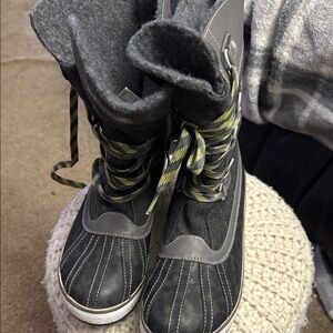 Ugg Cozy Black and Gray Women's Winter Boots